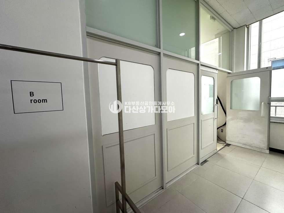 경기 남양주시 다산동 6060-1 다산역 앞 렌탈스튜디오 8층 전체 전용64평 +테라스26평 룸4개 권리협의 월세 매물번호 10348 사진 8
